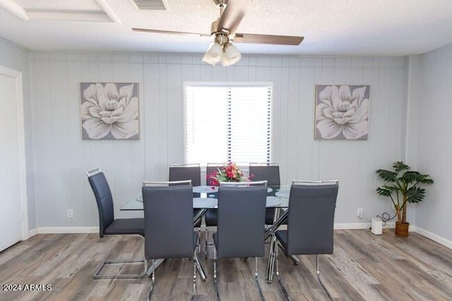 Building Photo - 1025 N Menze St