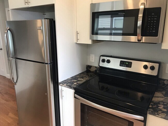 Building Photo - 50 Linden St