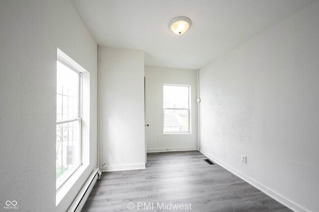 Building Photo - 238 N Beville Ave