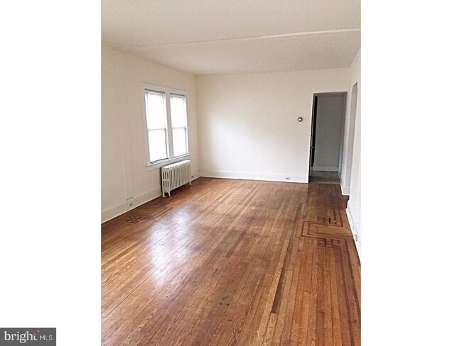 Building Photo - 721 Mayflower Ave