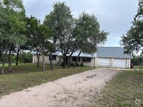 Building Photo - 260 Hilltop Dr