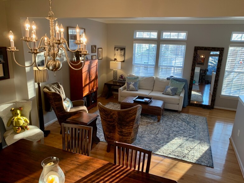 Second floor living - 811 Rainier Rd