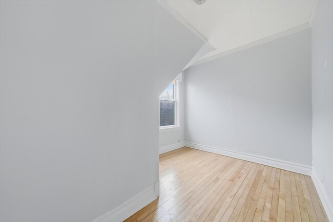 Building Photo - 3311 N Kostner Ave