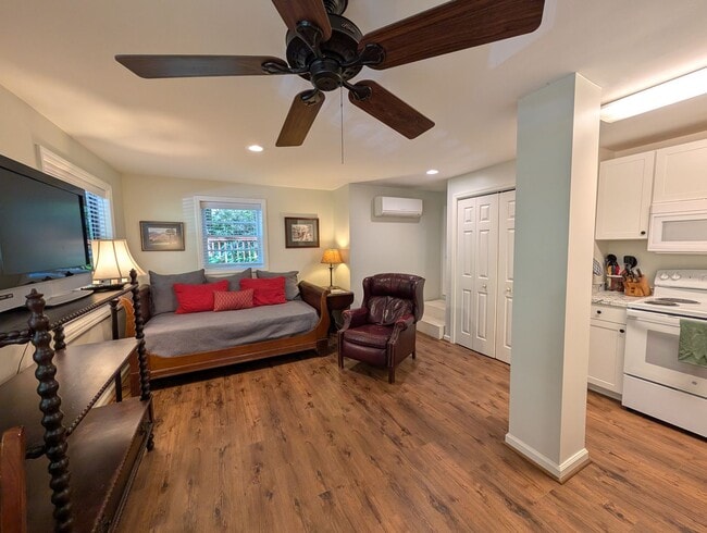 Building Photo - Furnished Montreat Basement Apartment! - Utilities Included