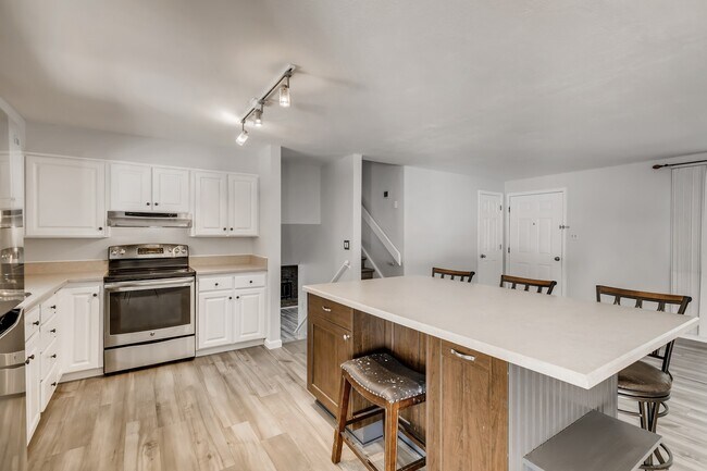 Building Photo - 4641 W Tufts Ave