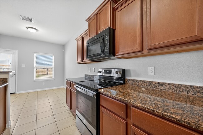 Building Photo - 5119 Harbor Palm Dr