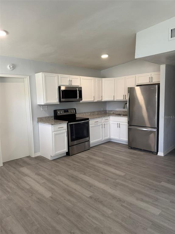 Building Photo - 5605 Cortez Dr