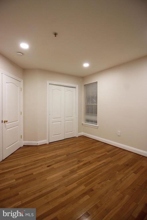 Building Photo - 141 Chevy Chase St