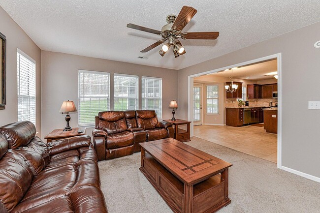 Building Photo - 1411 Deer Spring Ct