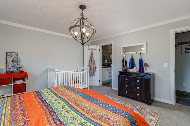 Building Photo - Updated Modern 3 Bedroom Manufactured Home!