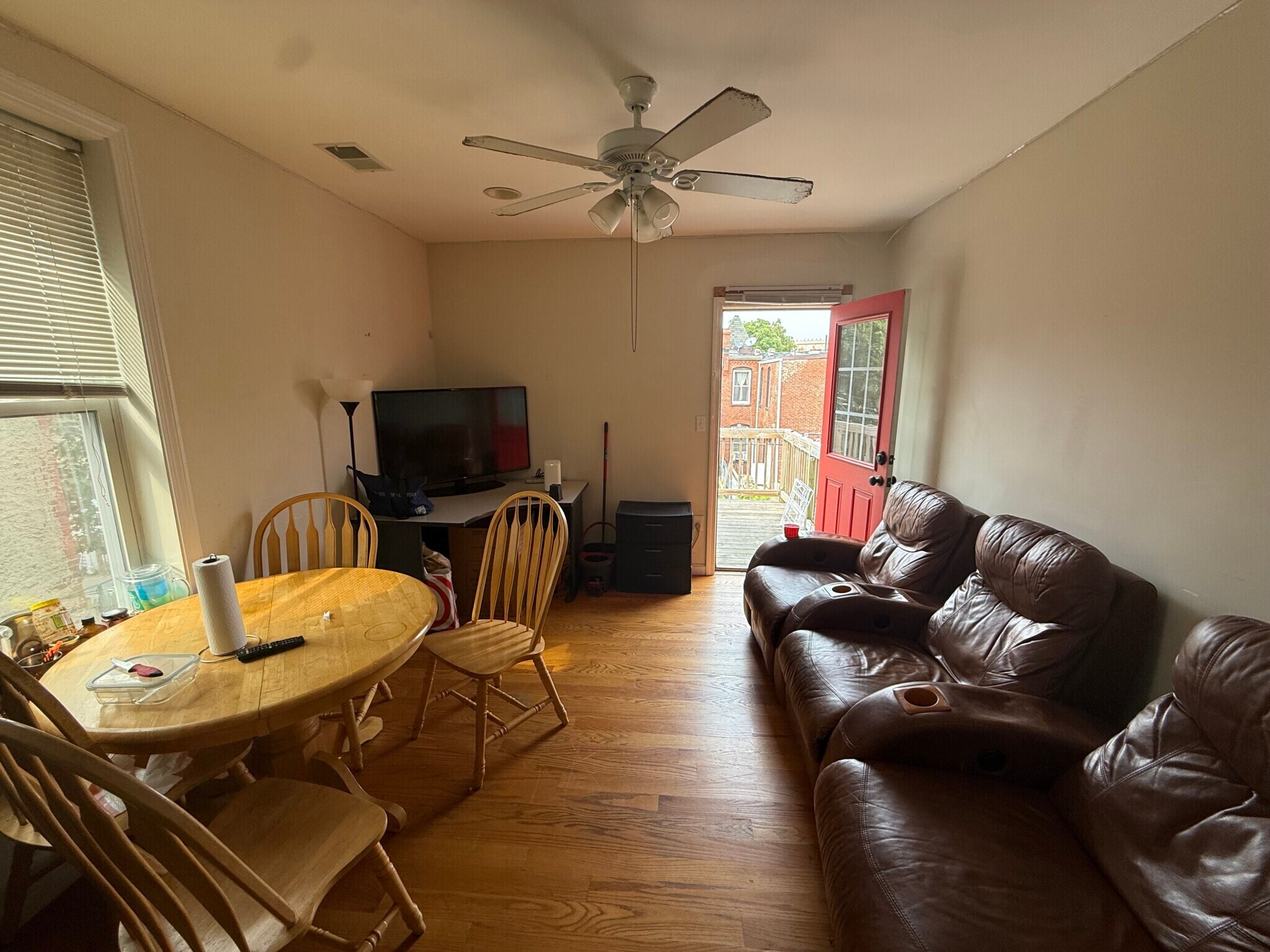 Building Photo - 10 Moreland St