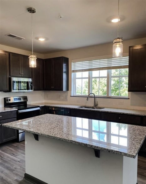 Building Photo - 1540 Dunn Rd