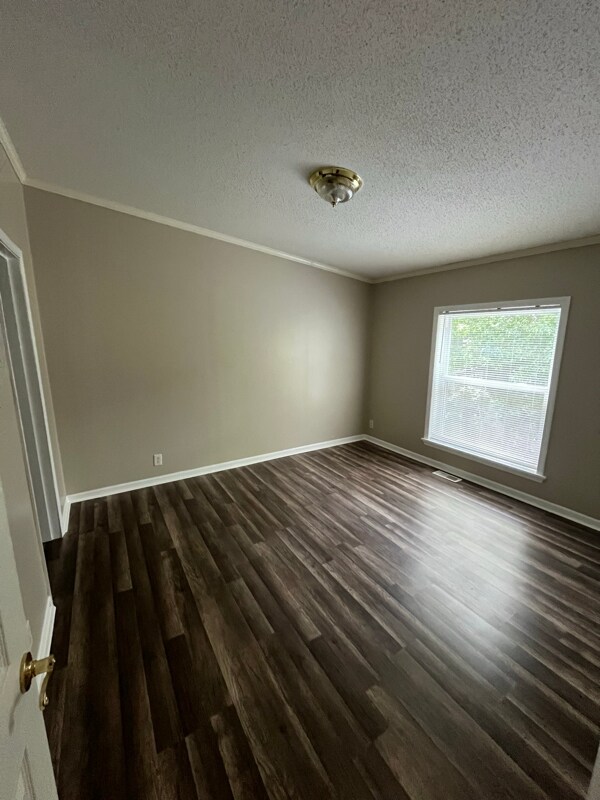 Building Photo - 16 Madison Dr