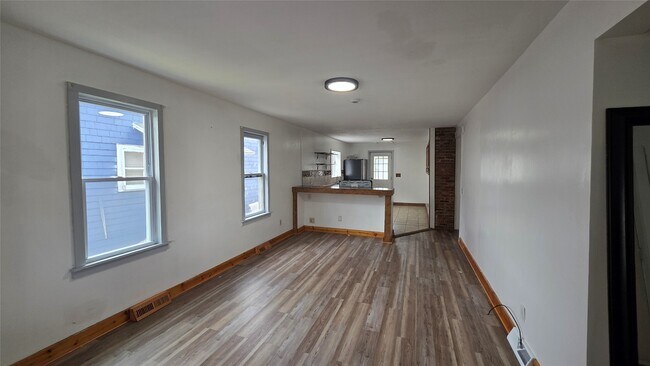 Building Photo - 35 Dayton St