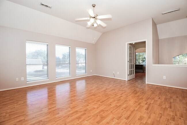 Building Photo - 4202 Creek Hollow Ln