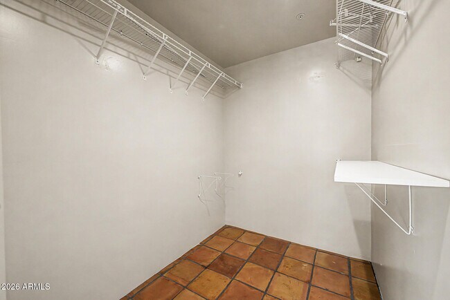 Building Photo - 9202 E Rimrock Dr