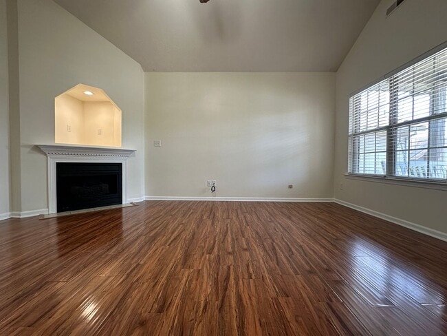 Building Photo - Beautiful 3 BR Home! Fresh Paint, 2-Car Garage, Fenced Backyard, New Flooring and All Electric!