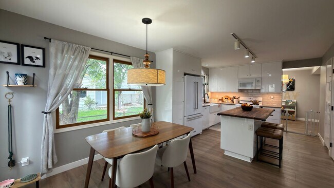 Building Photo - 1618 Faraday Cir