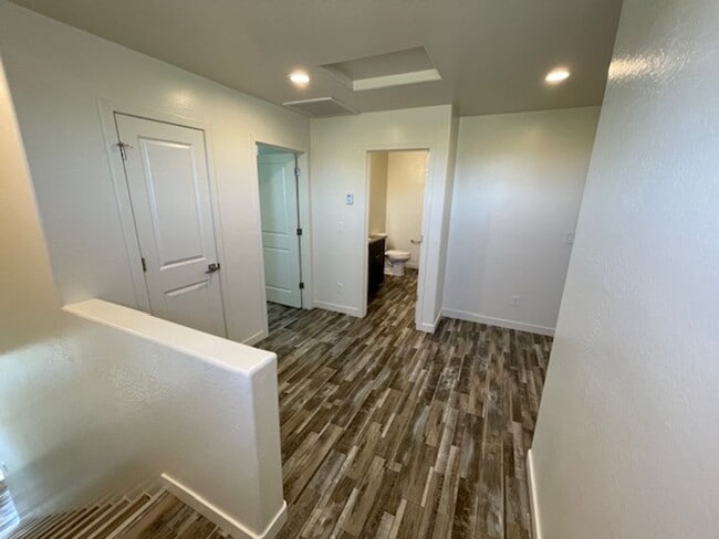 Building Photo - ***3 BEDROOM/2.5 BATHROOM IN PRESCOTT VALLEY***