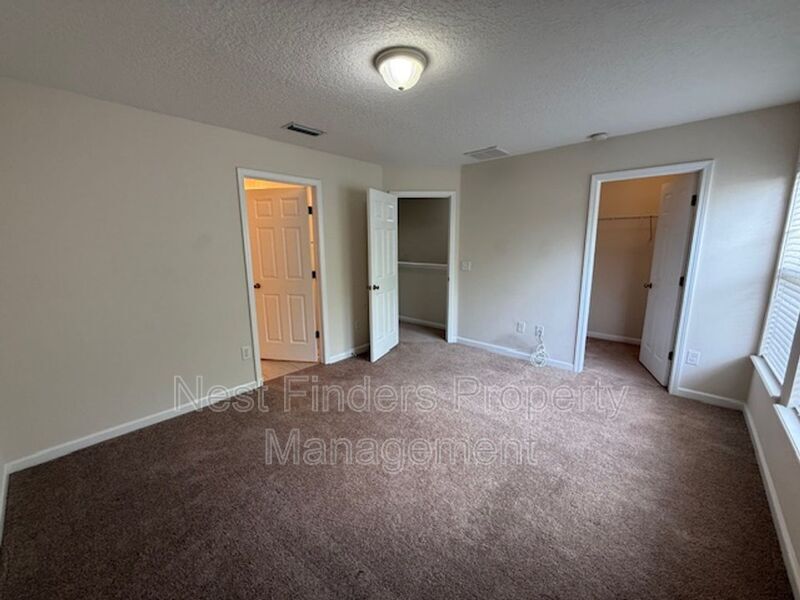 Building Photo - 808 S Black Cherry Dr