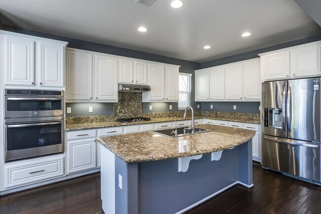 Building Photo - 28031 Alta Vista Ave