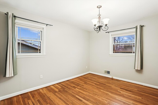 Building Photo - Wooded views in Silver Spring