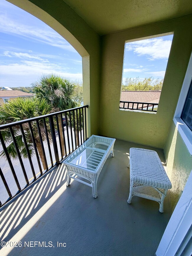 Building Photo - 1050 Bella Vista Blvd