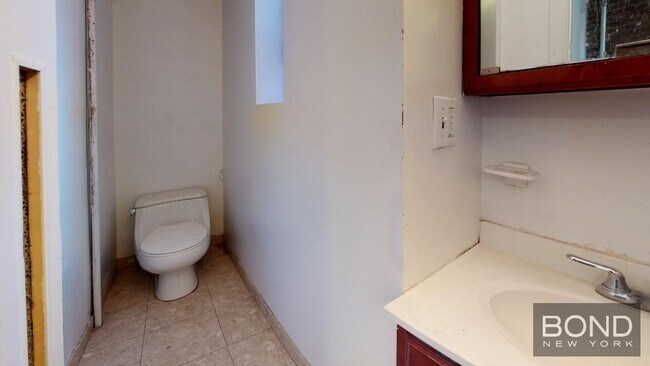 Building Photo - 312 E 91st St