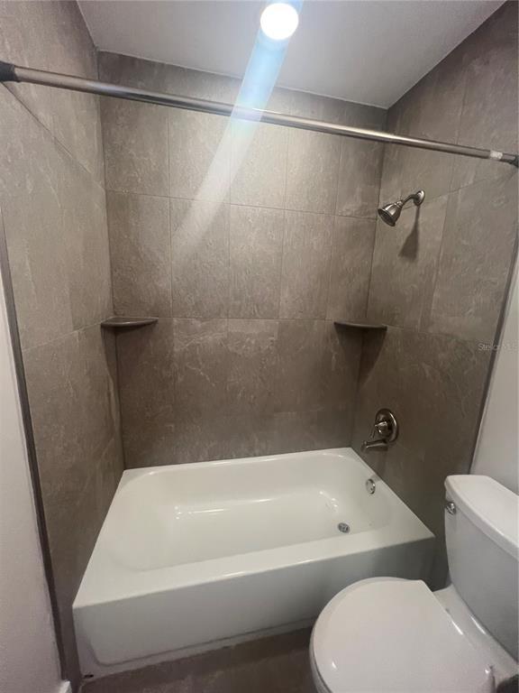 Building Photo - 322 Lasayette Dr NE