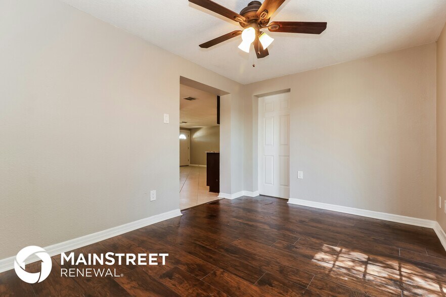 Building Photo - 3208 Primrose Dr