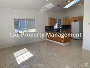 Building Photo - Two Bedroom for Rent in King City, CA!