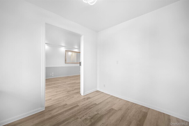 Building Photo - 141 Great Neck Rd