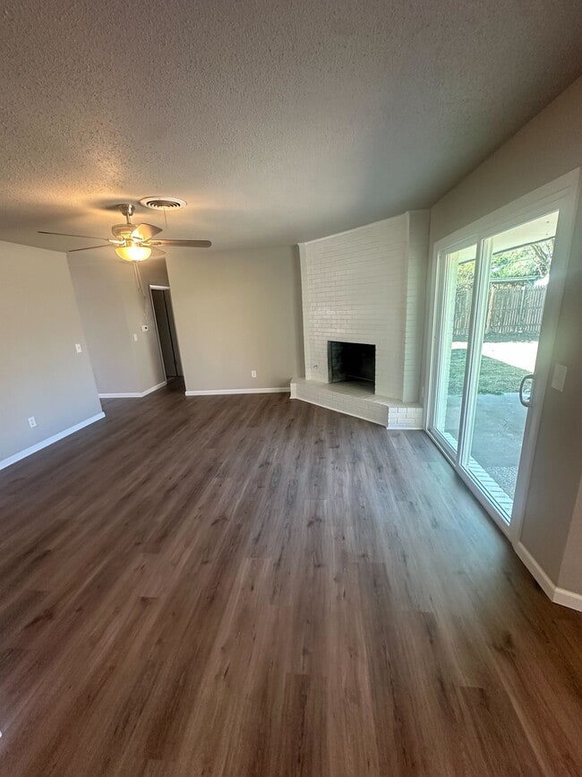 Primary Photo - 3414 Kingston Rd