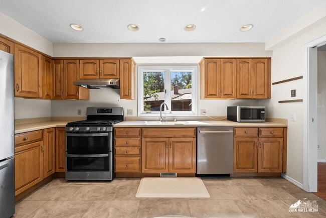 Building Photo - Towne East Single Family Home