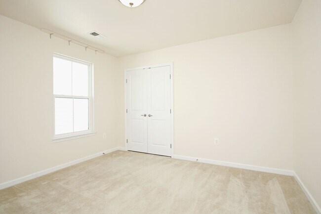 Building Photo - N. Albemarle Co Home With Fenced Yard, Near NGIC/DIA/NGA