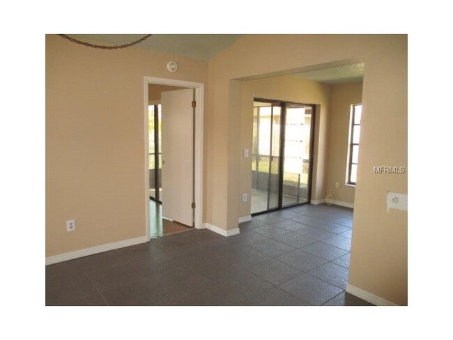 Building Photo - 1129 Fuchsia Dr