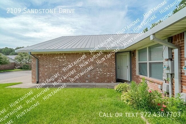 Building Photo - 2109 Sandstone Dr