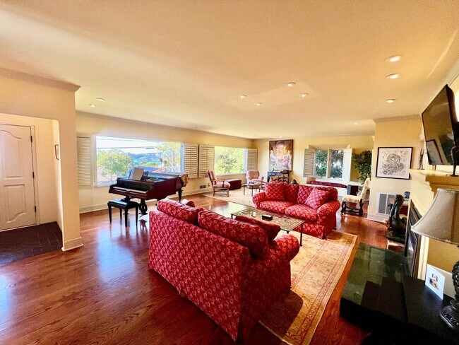 Building Photo - Charming and Accommodating Carmel-by-the-Sea Home coming soon!