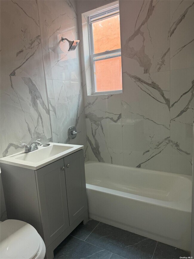 Building Photo - 739 Snediker Ave