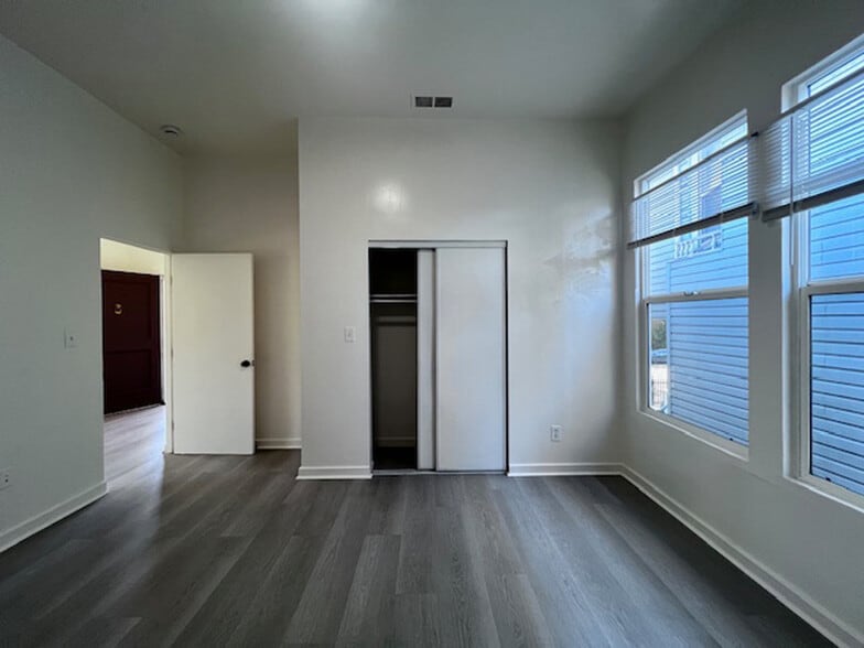 Building Photo - 1039 Peralta St