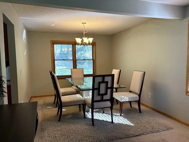 Building Photo - 16842 Hanover Ln