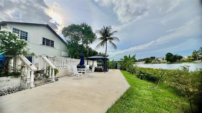 Building Photo - 15321 SW 59th St