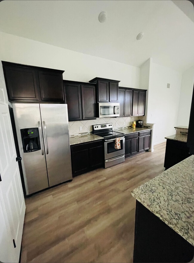 Building Photo - 1402 Amber Dawn Dr