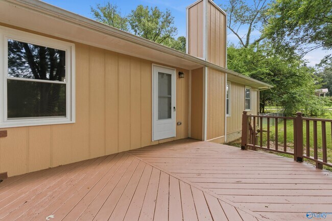 Building Photo - 416 Walton Rd