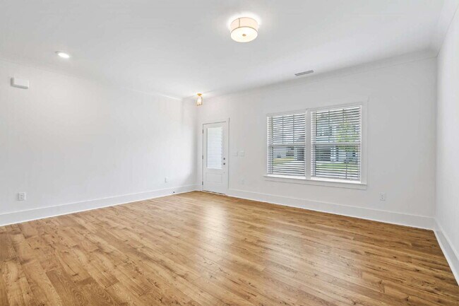 Building Photo - Spacious 4-Bedroom, 3 Full Bath Home in Angier