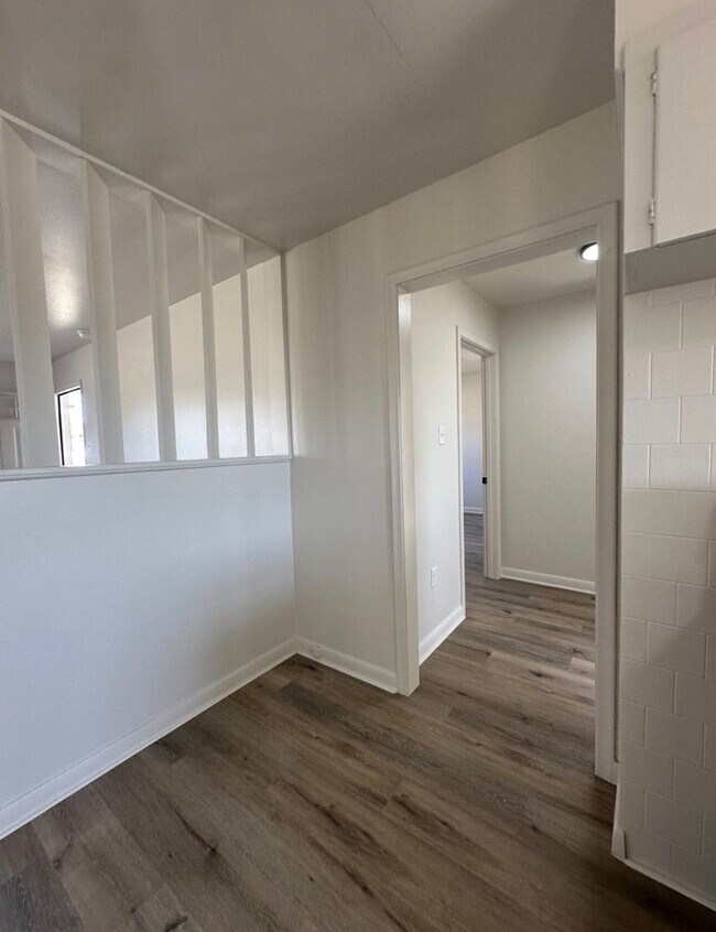 Building Photo - Cozy Contemporary Cottage – Charming 3-Bed...