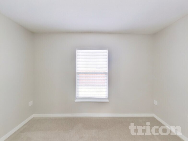 Building Photo - 11960 Cherry Creek Rd