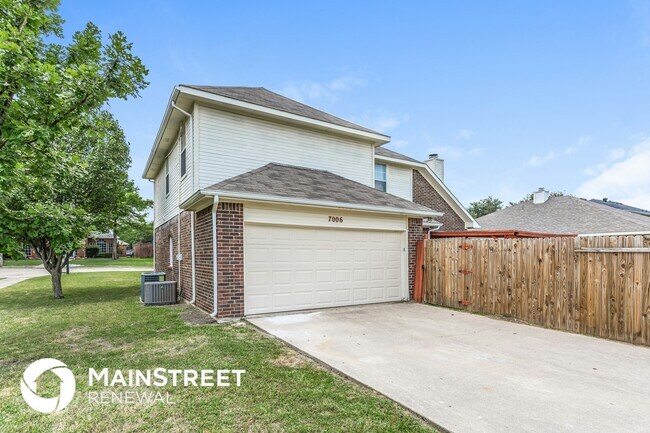Building Photo - 7006 Cottonwood Cir