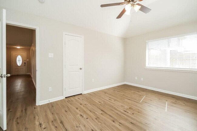 Building Photo - 918 Chase Park Dr