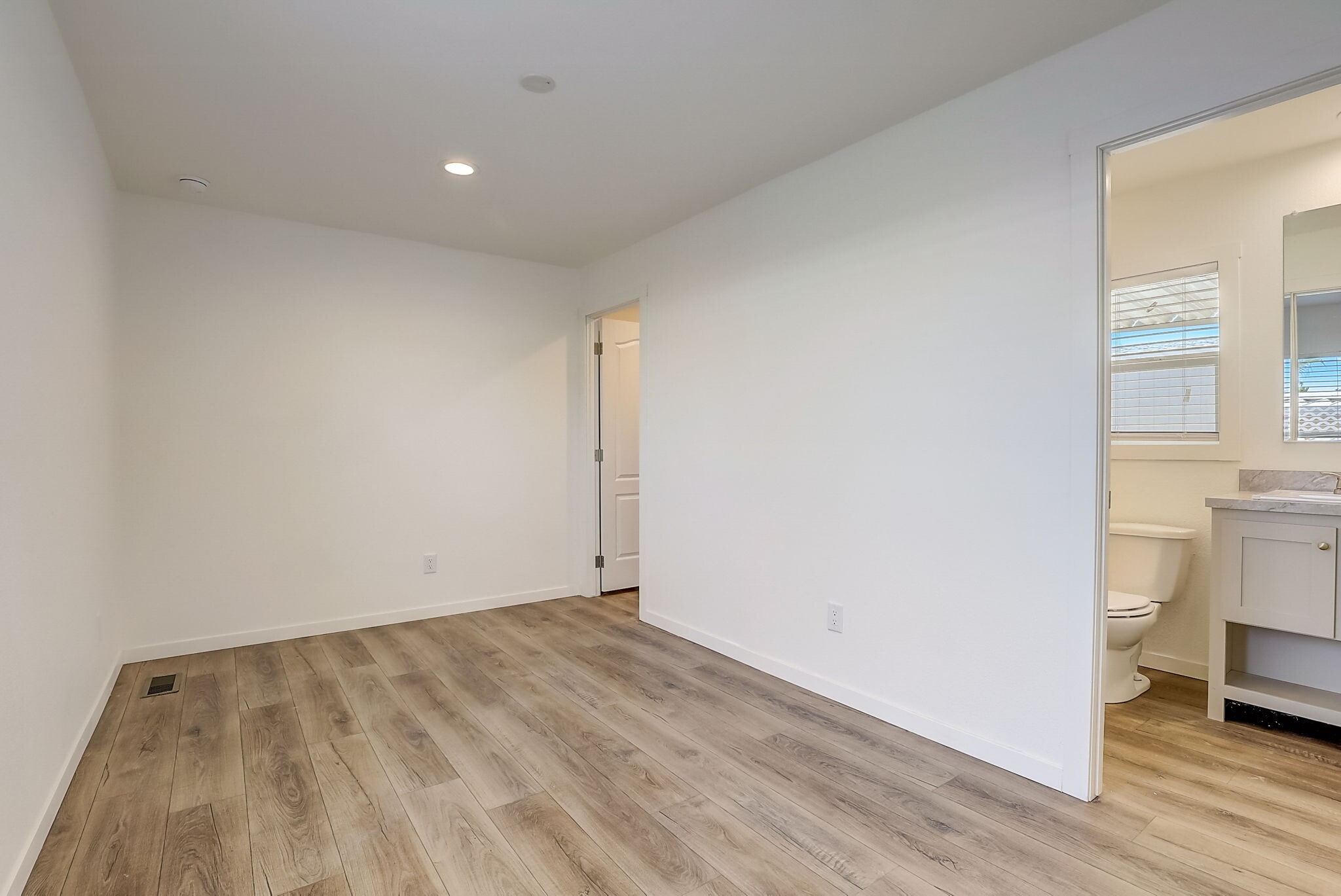 Building Photo - 2627 S Lamb Blvd